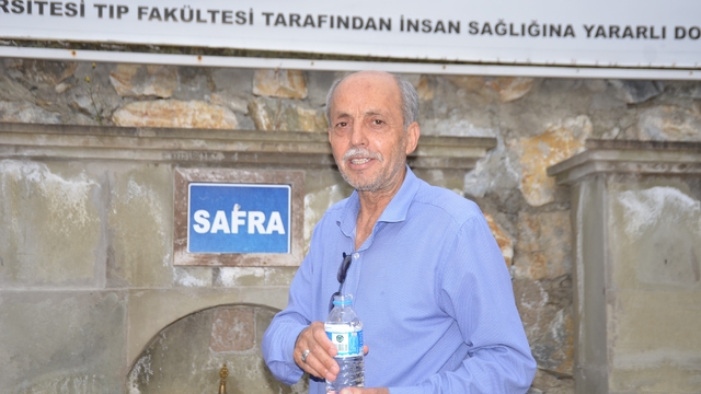 Bu çeşmeler 1400 yıldır şifa dağıtıyor
Tesis Koordinatörü Abdullah Tetik:
"Vatandaşlar suların kendi rahatsızlıklarına iyi geldiğini iddia ediyorlar"
"Daha önceki yıllarda kullanılıyormuş ama çeşmeler oluşturulduktan sonra kişiler daha çok rağbet etmeye başladı"