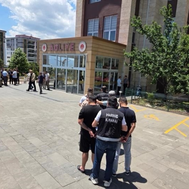 Kahramanmaraş'ta uyuşturucu operasyonu: 3 tutuklama
Operasyonda 187 bin 134...