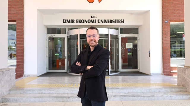 İzmir Ekonomi'li akademisyene prestijli ödül