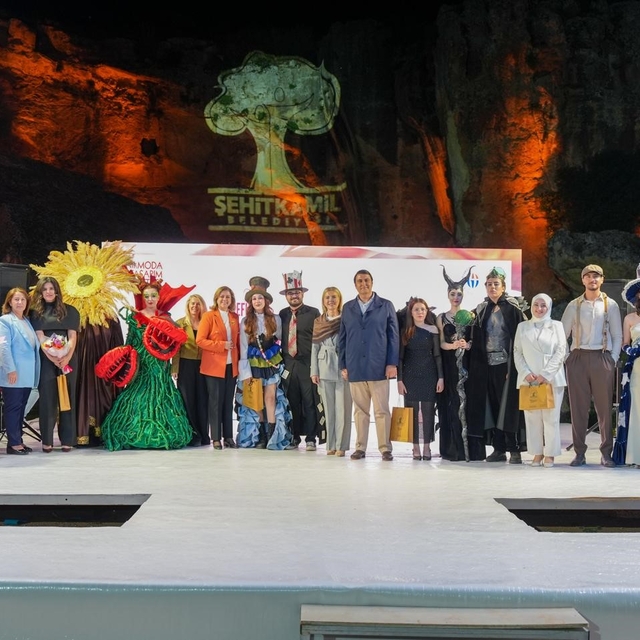 Dülük Antik Kenti, 'Moda Tasarım Haftası' defilesine ev sahipliği yaptı