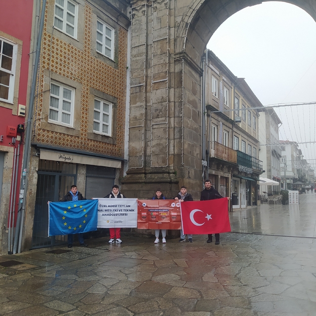 Meslek liselilerin Avrupa'da staj ve Europass başarısı
Erasmus stajı öğrenc...