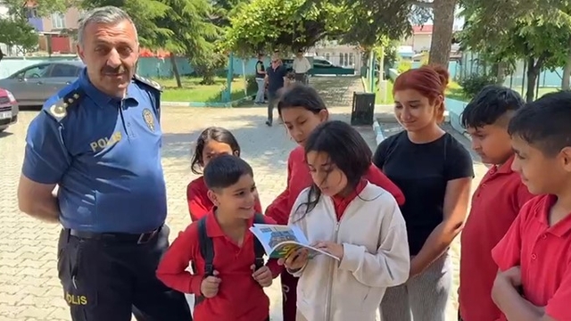 Tekirdağ Emniyet Müdürü Turanlı, Aydoğdu Mahallesi'nde öğrencilerle buluştu