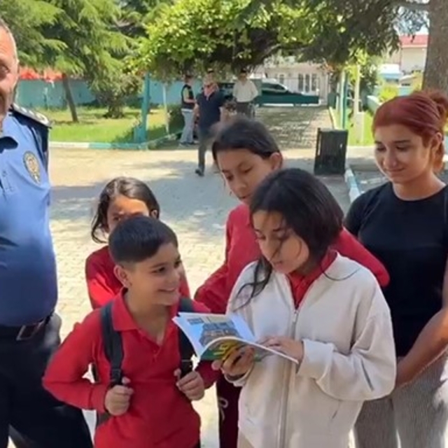 Tekirdağ Emniyet Müdürü Turanlı, Aydoğdu Mahallesi'nde öğrencilerle buluştu
