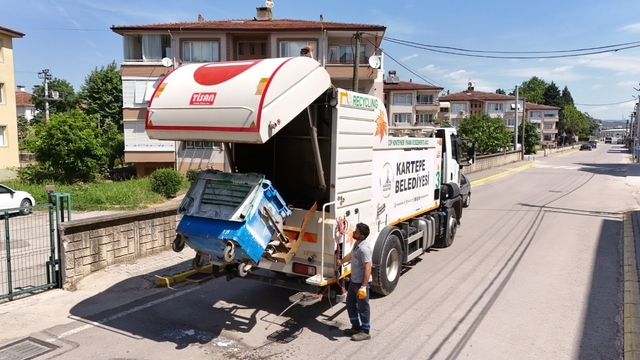 Kartepe'de bayram sonrası temizlik mesaisi