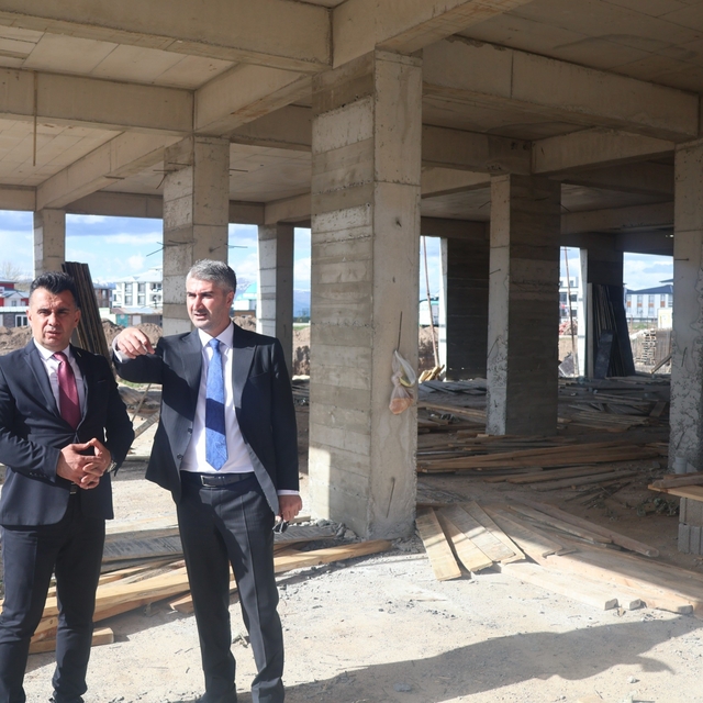 Bakan Yardımcısı Tarıkdaroğlu, huzurevi projesini yerinde inceledi