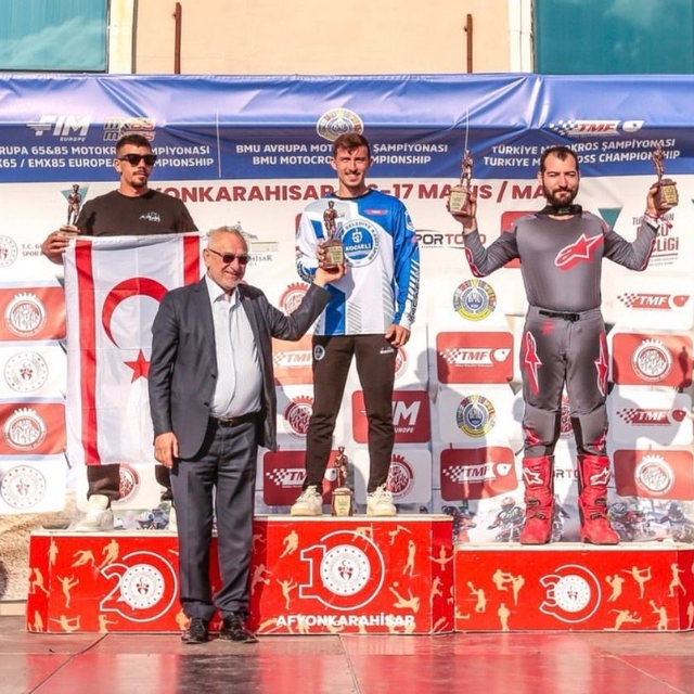 Kağıtspor'dan madalya yağmuru