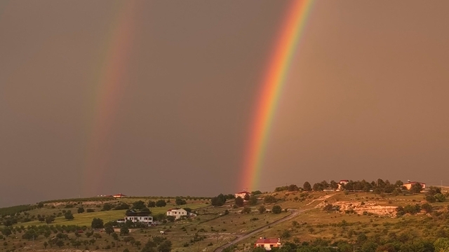 Elazığ'da gökkuşakları görsel şölen oluşturdu