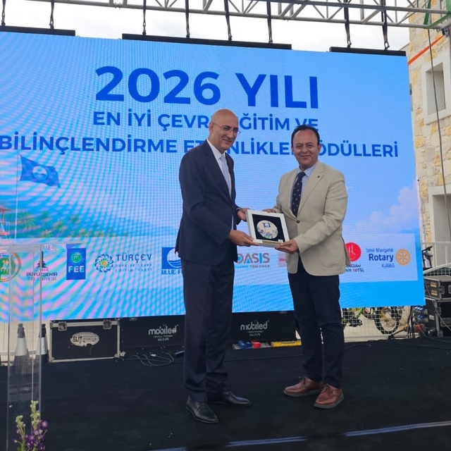 Alanya'ya 79 mavi bayrak ve çevre eğitiminde bir ödül daha aldı