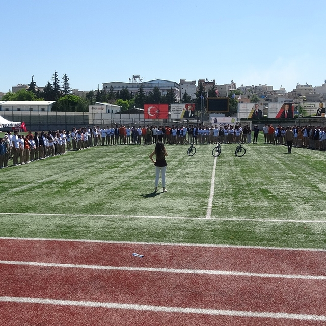 'Sağlıklı Gençlik Haftası'nda öğrenciler spor etkinliklerinde buluştu