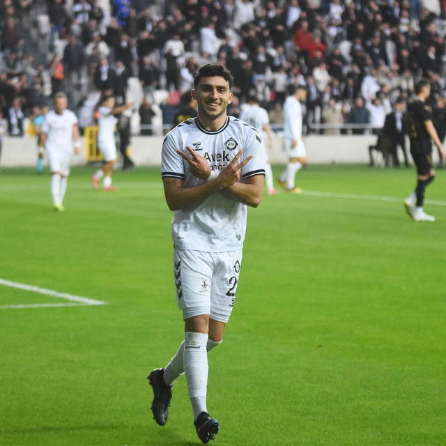 Altay'da Mehmet Nur profesyonel yapılacak