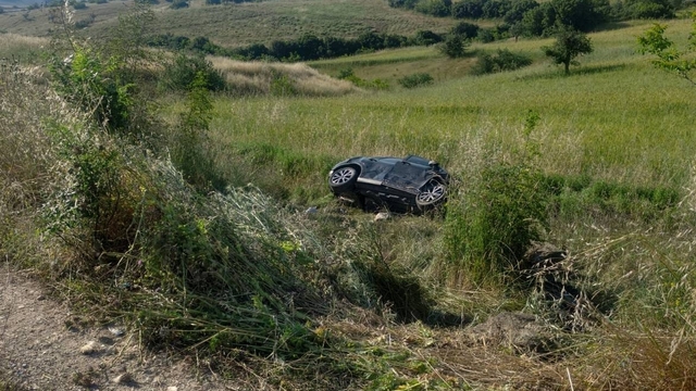 Uşak'ta devrilen otomobildeki 1 kişi öldü, 1 kişi yaralandı