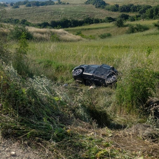 Uşak'ta devrilen otomobildeki 1 kişi öldü, 1 kişi yaralandı
