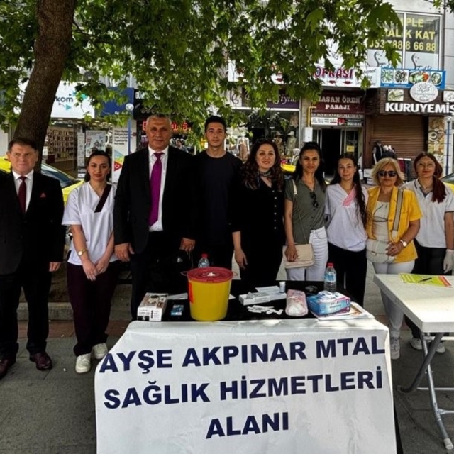 Burhaniye'de genç sağlıkçılar mesleklerini tanıttılar
