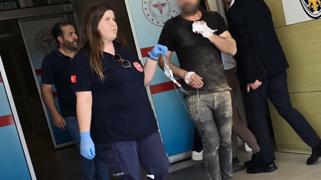 Makineye kaptırdığı parmağı koptu
