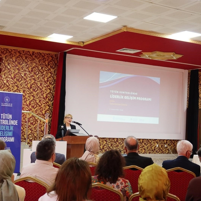 Başkan Prof. Dr. Açık, "Amacımız tütünsüz ve nikotinsiz bir gelecek için or...
