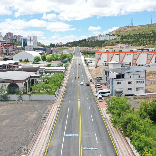 Hanbeyoğlu Caddesi yeni çehresine kavuştu