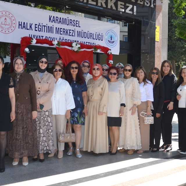 Karamürsel Halk Eğitim Merkezi yıl sonu sergisi açıldı