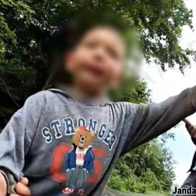 3 yaşındaki kayıp Göktürk ormanda bulundu; jandarmayla sohbet anları kamera...
