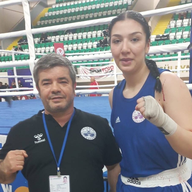 Elazığ Belediyespor boksörü Nildanur milli takım kampına davet edildi