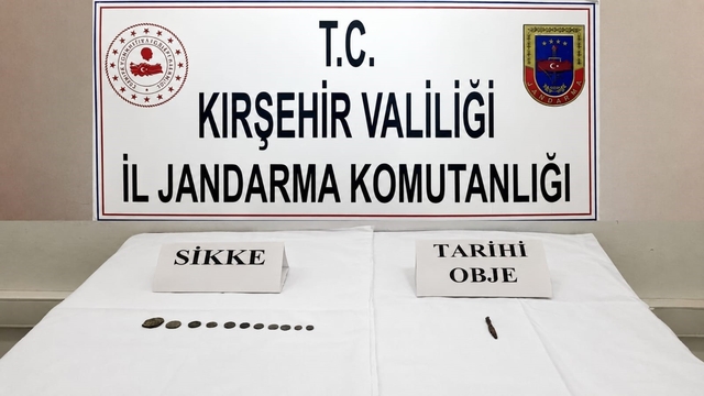 Kırşehir'de tarihi eser operasyonu: Sikke ve objeler ele geçirildi