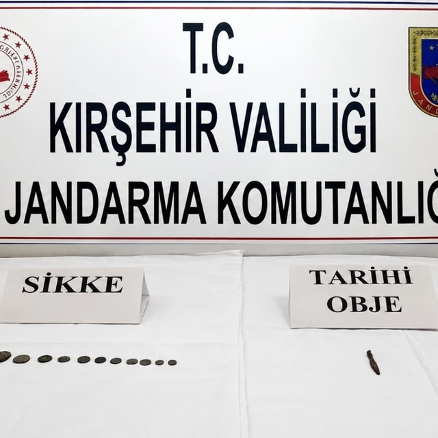 Kırşehir'de tarihi eser operasyonu: Sikke ve objeler ele geçirildi