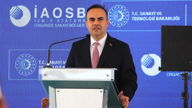İzmir sanayisine 172 milyon liralık çamur kurutma tesisi yatırımı
Bakan Kacır İzmir'de Çamur Kurutma Tesisi ile hizmet binaları açılış törenine katıldı