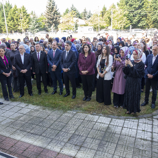 Bolu'da "Hayat Boyu Öğrenme Haftası" kapmasında sergi açıldı
