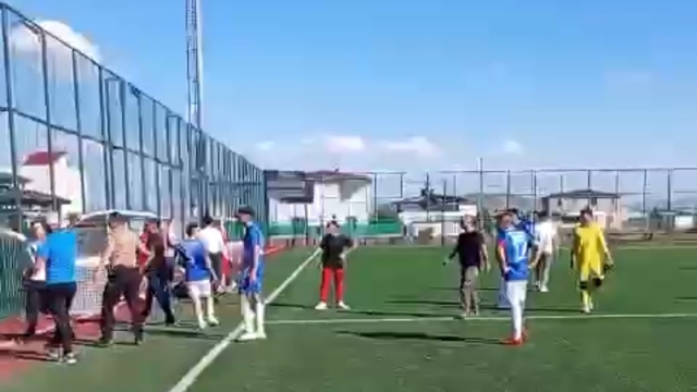 Türkoğlu'nda şampiyonluk maçı sonrası kavga