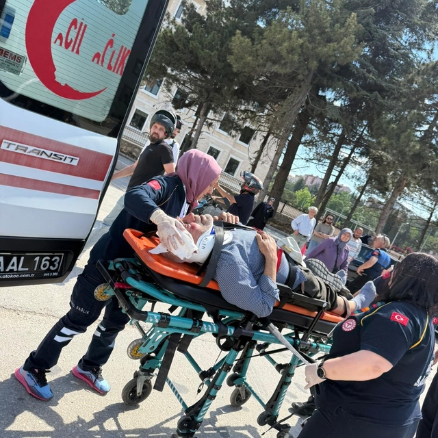 Bilecik'te otomobilin çarptığı yaya yaralandı