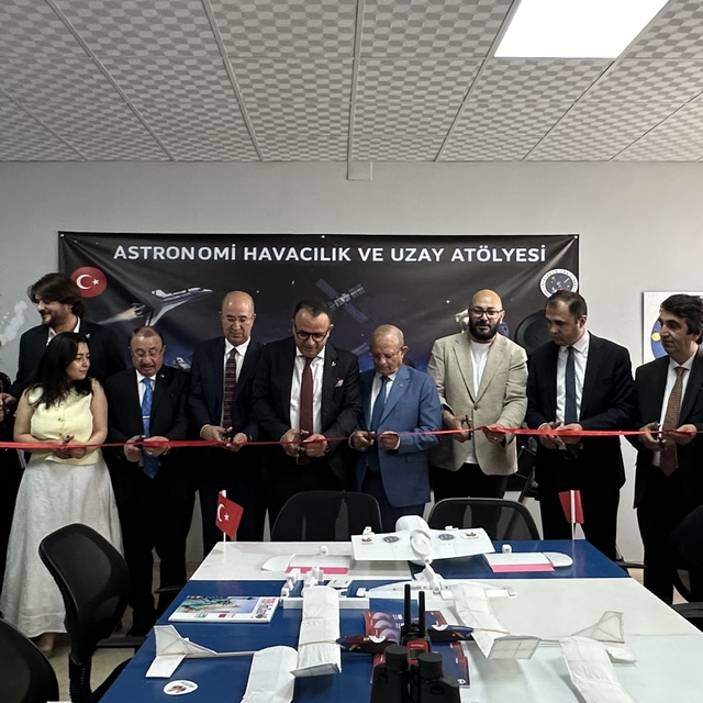 Yüksekova'da 'Astronomi, Havacılık ve Uzay Atölyesi' açıldı