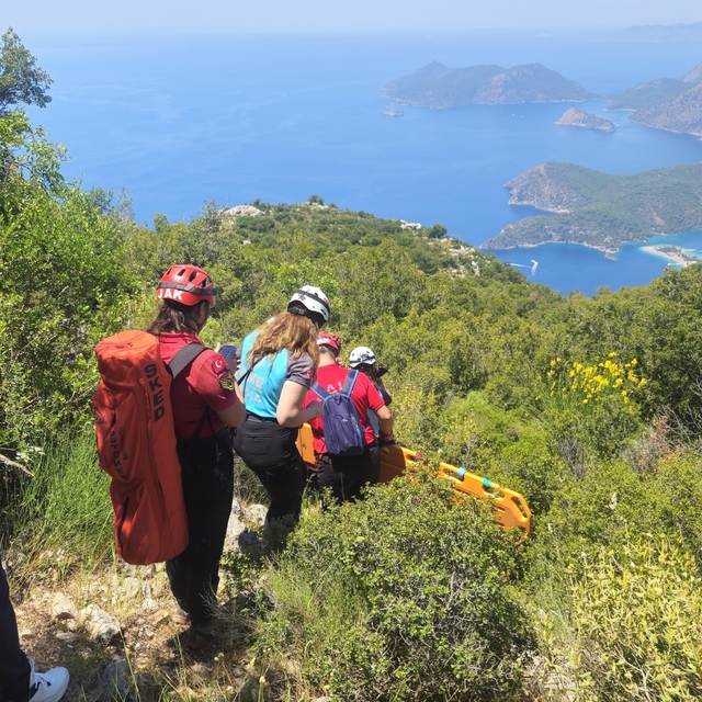 Babadağ'da yamaç paraşütü kazası: "Pilot ve Rus turist yaralandı"