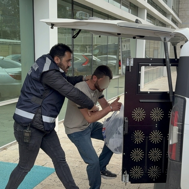 Annesini darp eden evlat tutuklandı