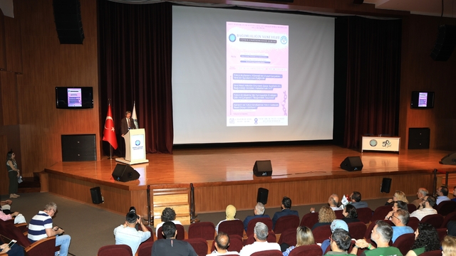 Tütün endüstrisinin evrimi ve tehlikeleri masaya yatırıldı
