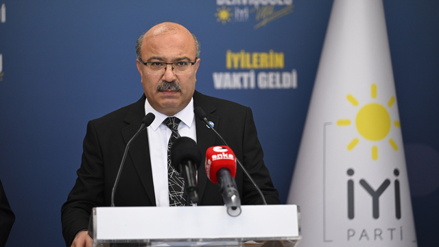 İYİ Parti Genel Başkan Yardımcısı Ulusoy, basın toplantısı düzenledi