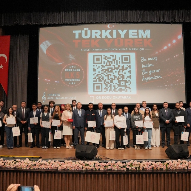 Isparta'da "Hayalimdeki Ben" CV Yarışması'nın kazananları ödüllendirildi