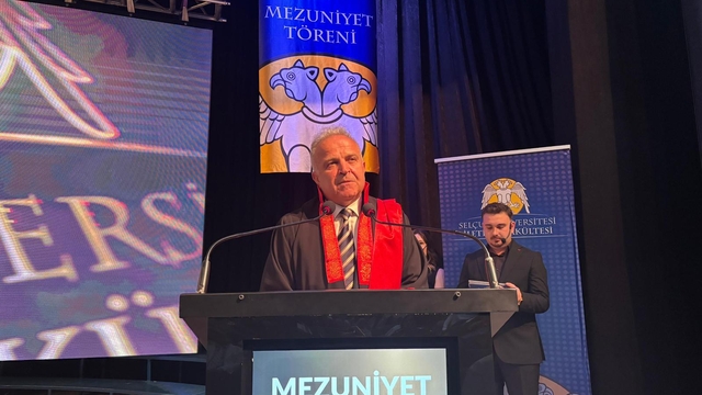 Selçuk Üniversitesi İletişim Fakültesi'nde mezuniyet töreni yapıldı
