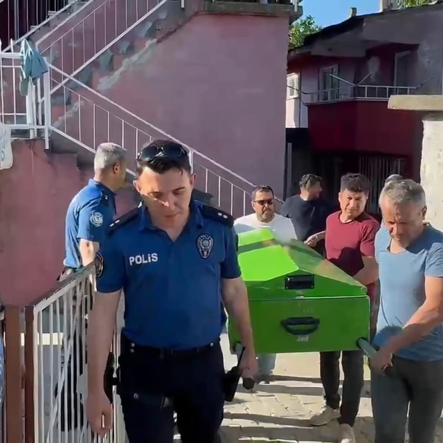 Emniyet mensubu evinde ölü bulundu