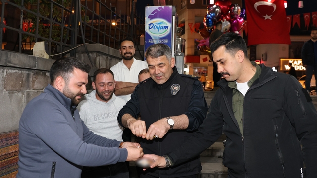 Erzurum'da Emniyet Müdürü tavsiye etti, vatandaş sigarayı bıraktı