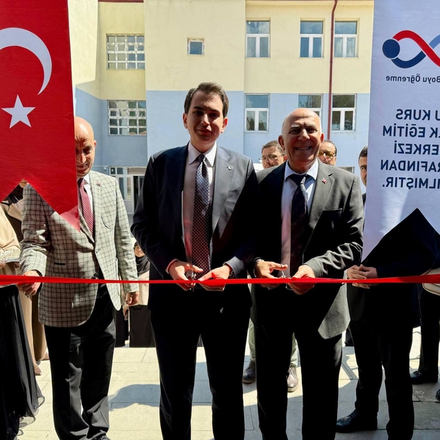 Hisarcık'ta giyim sergisi açıldı