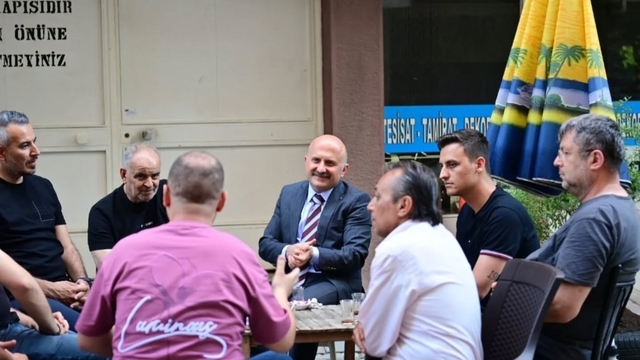 Aydın Valisi Varol, Gençlik Caddesi'nde esnafla buluştu