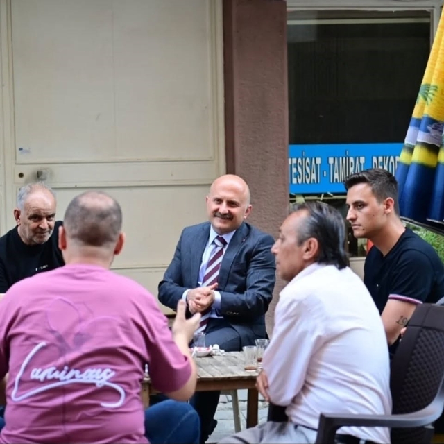 Aydın Valisi Varol, Gençlik Caddesi'nde esnafla buluştu