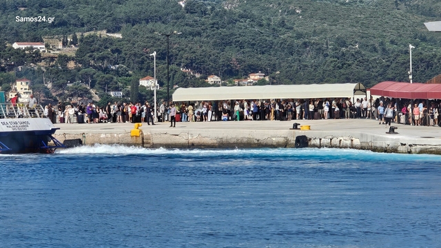 Yunanistan'ın Sisam Adası'na 3 ayda 15 bin Türk ziyade ret etti