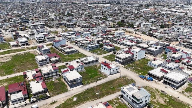 Kentsel dönüşüm için yeni model: "Bankalar müteahhit olacak"
DAİMFED'den kentsel dönüşümü hızlandıracak çalışma
Bankalar müteahhit gibi proje yaptırıp satacak
DAİMFED Genel Başkanı Mustafa Karslıoğlu:
"Vatandaşlar, tabut binalardan kurtulmalı"