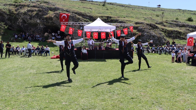 Eskişehir'de Bahar Şenliği ve Şalvar Gecesi coşkusu