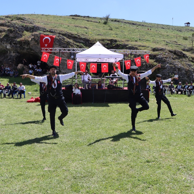 Eskişehir'de Bahar Şenliği ve Şalvar Gecesi coşkusu