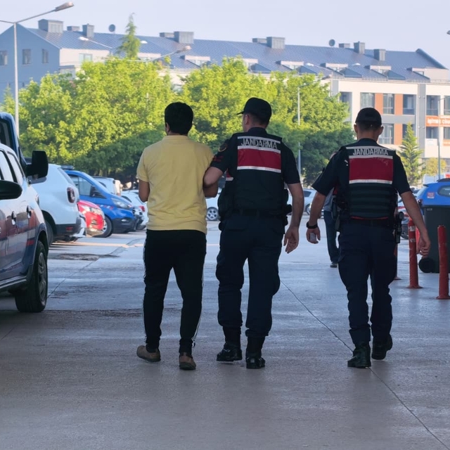 Bursa'da 70 adrese 'uyuşturucu' baskını; 60 gözaltı