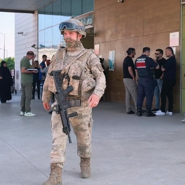 Bursa'da uyuşturucu tacirlerine yönelik 70 adrese eş zamanlı baskın