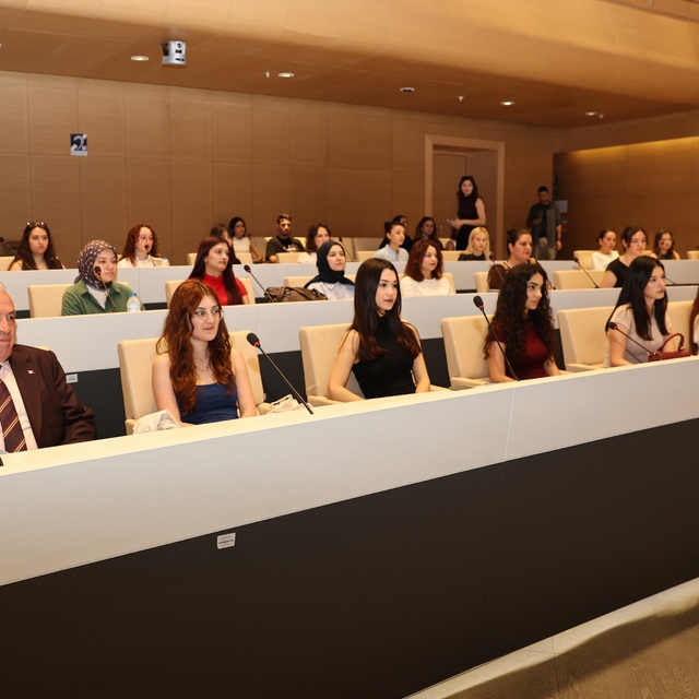 Gençler Nilüfer'de geleceğe hazırlanıyor