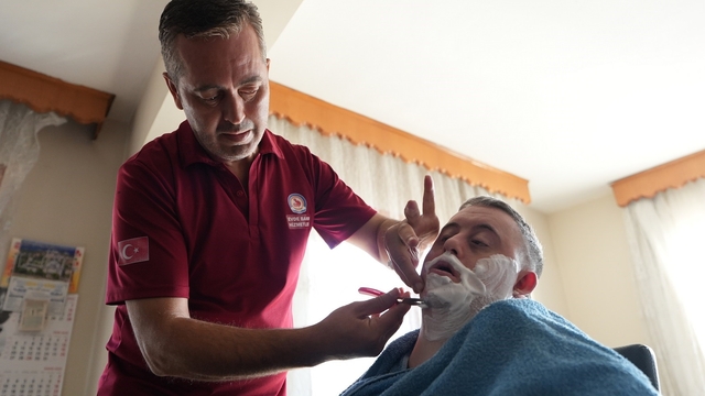 Denizli'de 2 yılda 275 bin kez evde bakım ve sağlık hizmeti verildi
Başkan Çavuşoğlu: "Hiçbir hemşehrimizi çaresiz bırakmıyoruz"