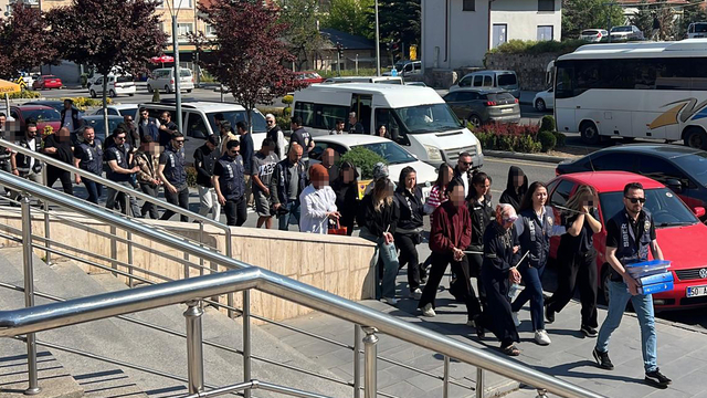 'Yasa dışı bahis' operasyonunda gözaltına alınan şüphelilerden 34'ü adliyede